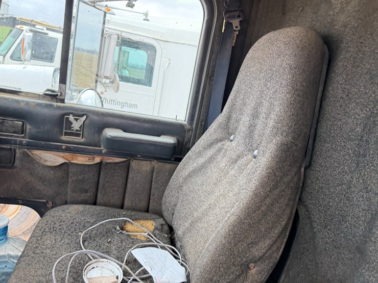 1990-international-9400-image-64