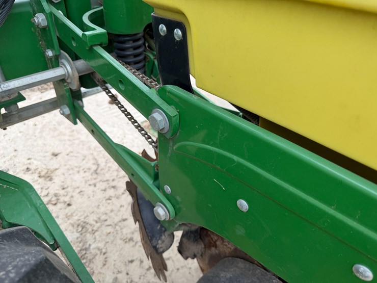 john-deere-1725-image-32