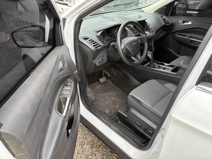 2019-ford-escape-se-image-13