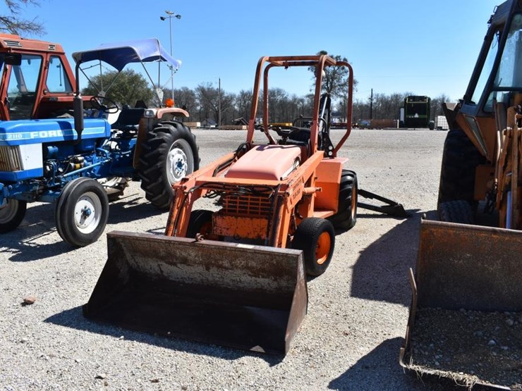 contractor-tlb-20d-tractor-w/-loader-and-backhoe-(will-not-move)-(serial-#-image-1