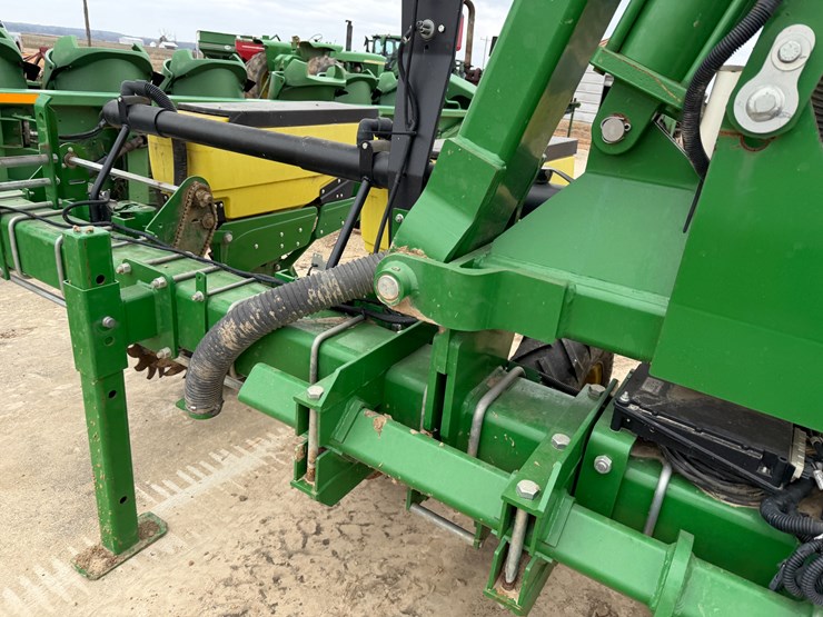 john-deere-1725-image-76