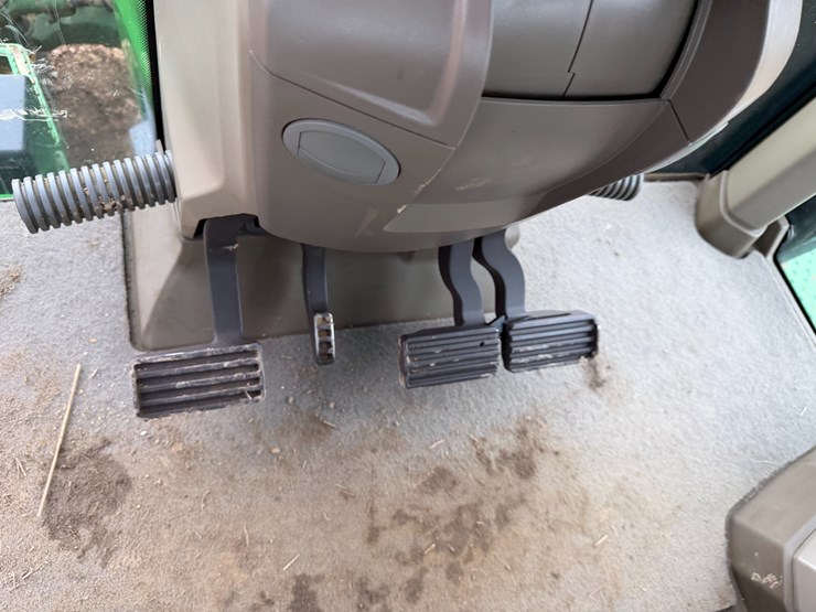 2022-john-deere-8r-280-image-64