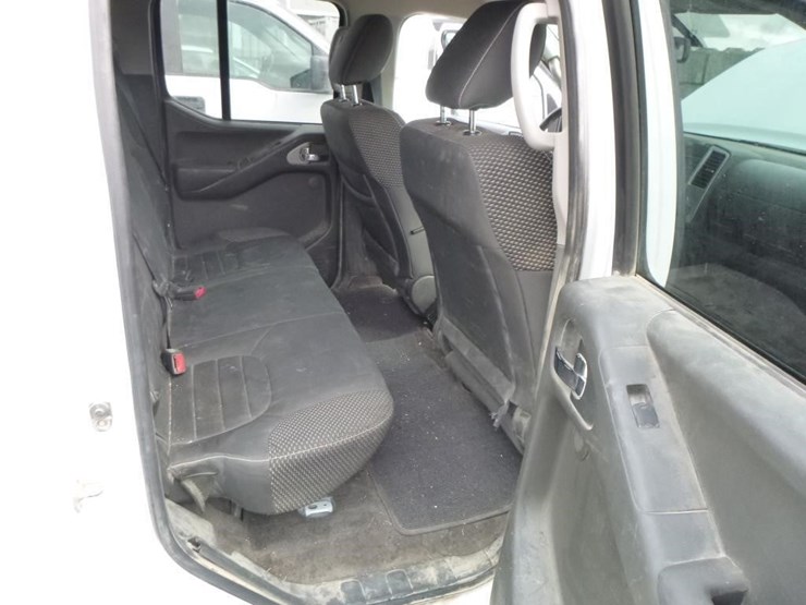 2016-nissan-frontier-image-16