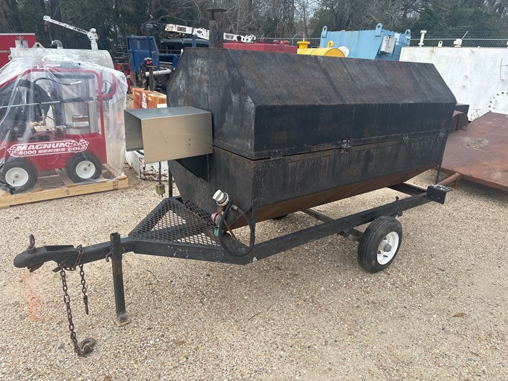 #1634-•-propane-smoker-with-rotating-rotisserie-rod-image-2