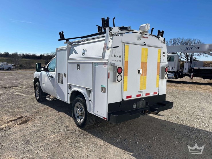 2013-chevrolet-silverado-3500hd-image-3