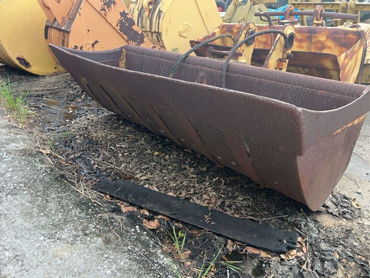 71”-hydraulic-bucket-image-3