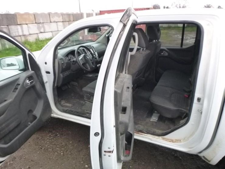 2016-nissan-frontier-image-5