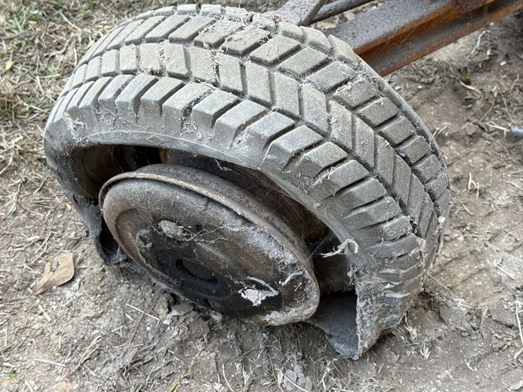 minneapolis-moline-112-image-21