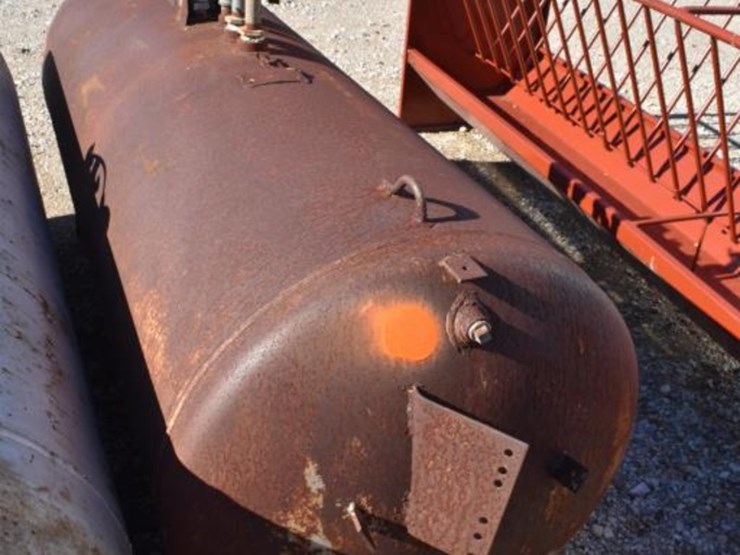 250-gallon-steel-tank-image-2