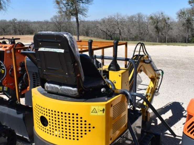 landhonor-lhr-kn16-cem-mini-excavator-(damaged-rops)-(serial-#-20250908035)-image-4