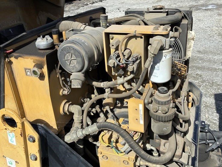 2016-caterpillar-cb-214d-image-19
