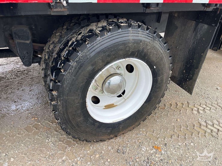 2002-kenworth-t300-image-33