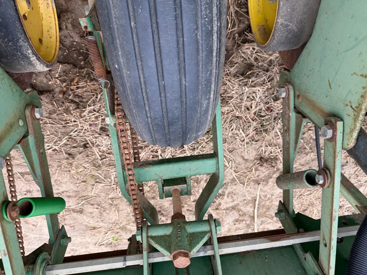 john-deere-7300-image-7