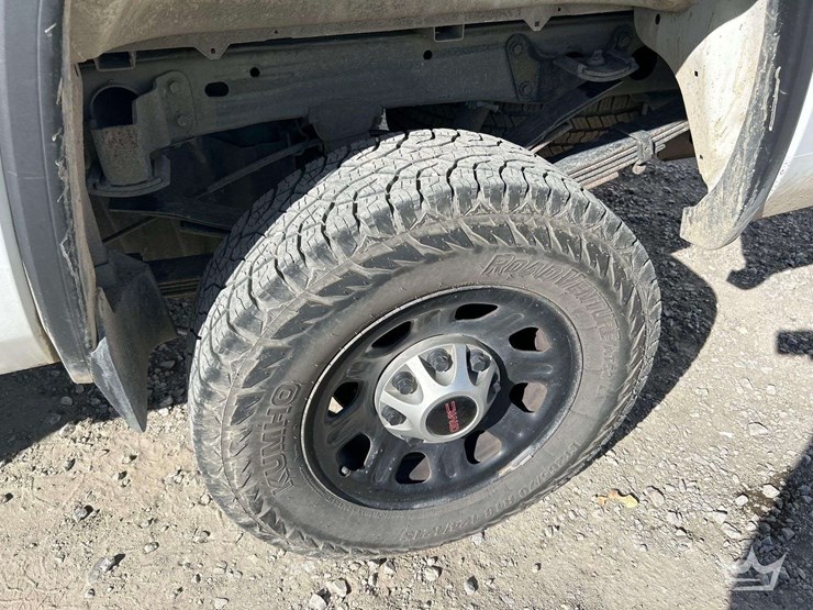 2015-gmc-3500-image-24