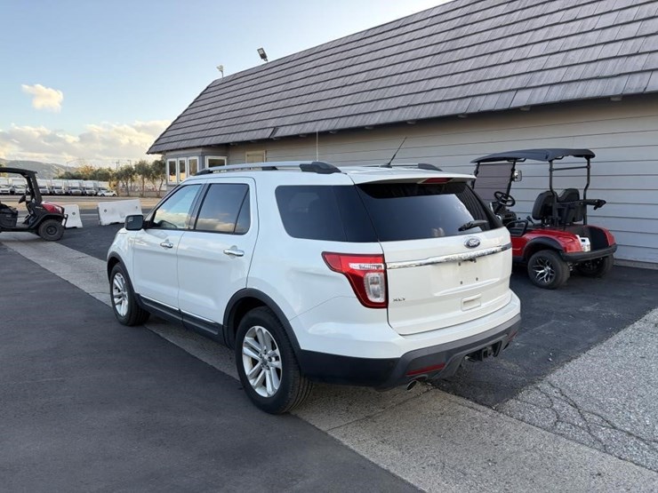 2011-ford-explorer-xlt-image-4