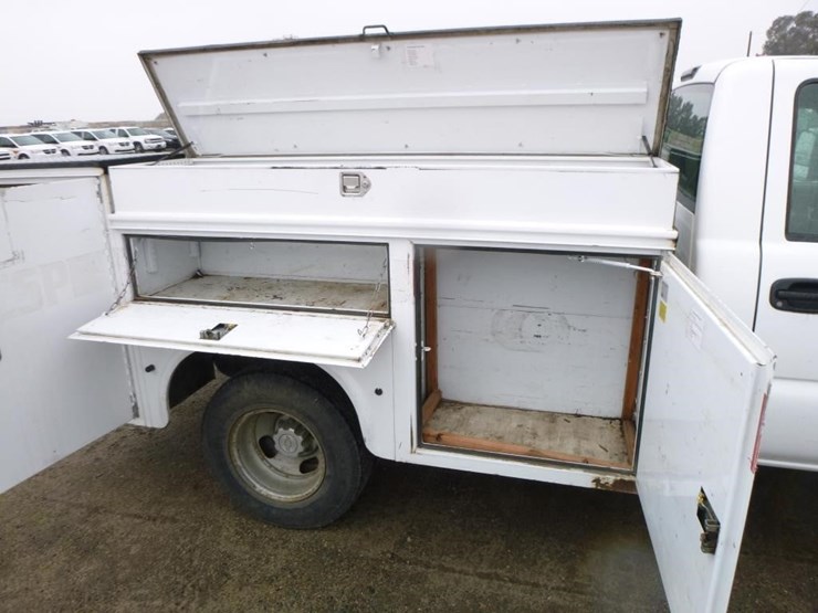 2007-chevrolet-3500-image-18