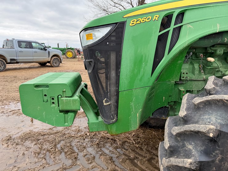 2014-john-deere-8260r-image-30