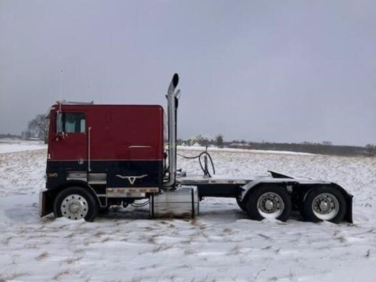 1983-marmon-110p-cab-over-engine-semi-truck-image-1