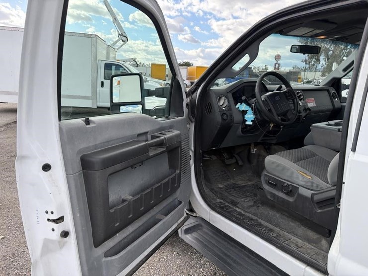 2011-ford-f350-image-12