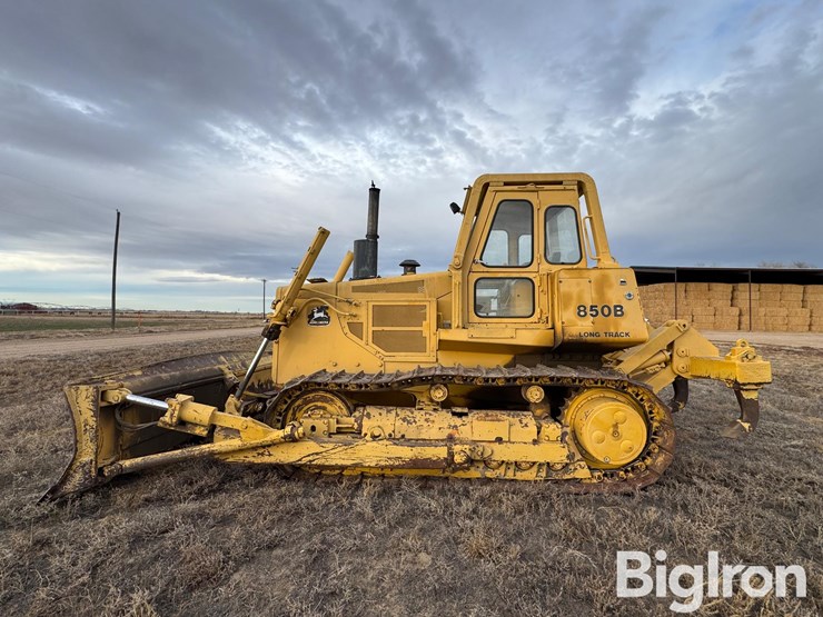 1988-deere-850b-image-8