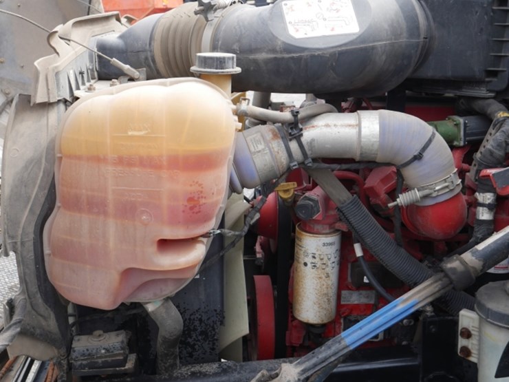 2015-ford-f750-xlt-image-32