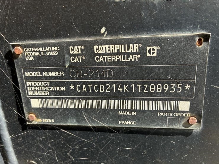 2016-caterpillar-cb-214d-image-23