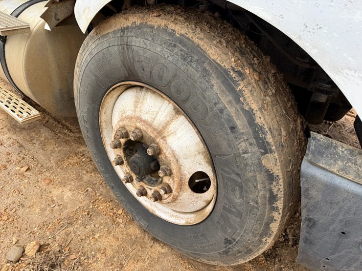 1996-international-9400-image-10