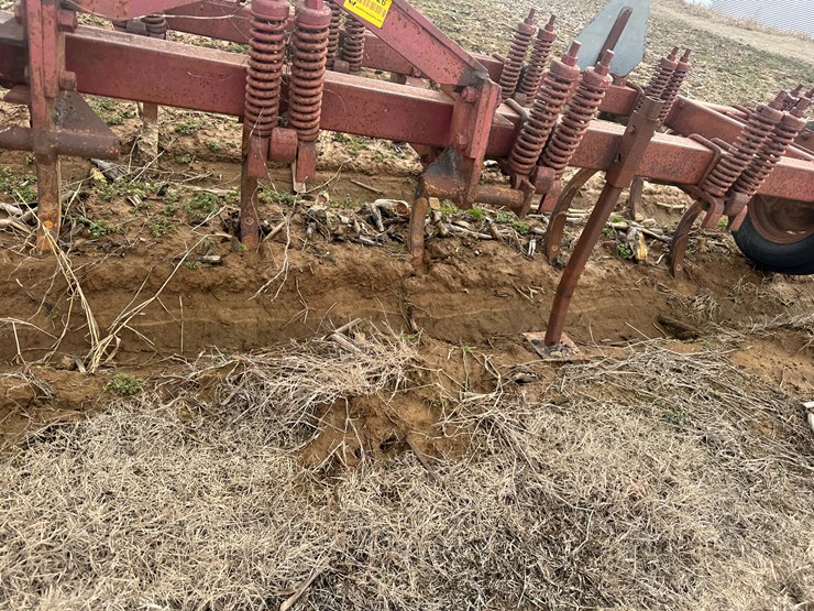 #38726-•-14'-chisel-plow-image-24