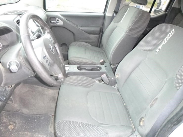 2016-nissan-frontier-image-9