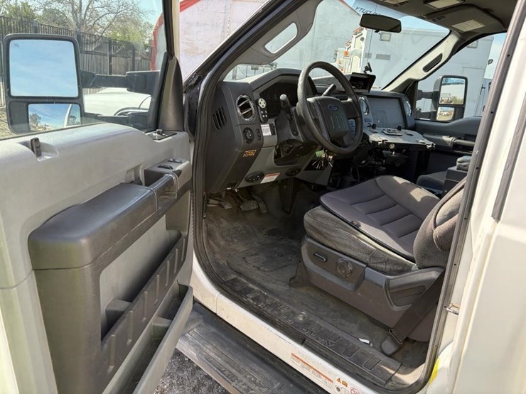 2016-ford-f550-image-12