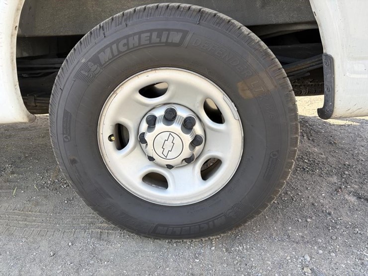 2016-chevrolet-express-2500-image-5