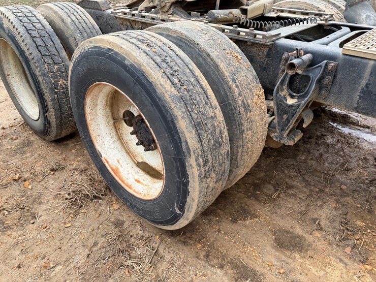 1996-international-9400-image-11