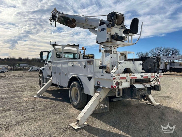 2019-freightliner-m2-106-image-4