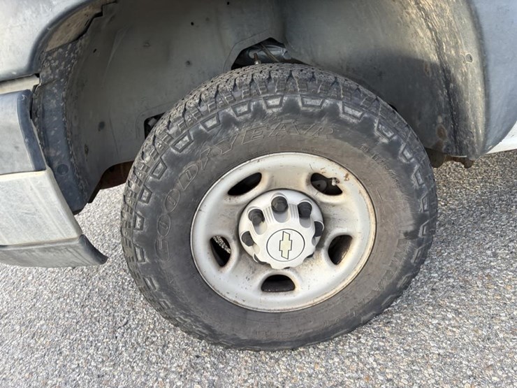 2005-chevrolet-2500-image-8