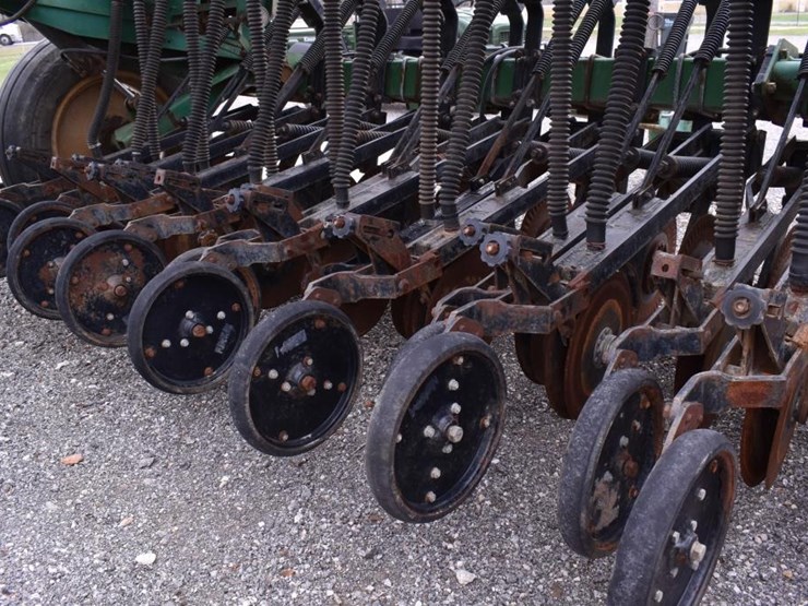 10'-great-plains-no-till-drill-image-11