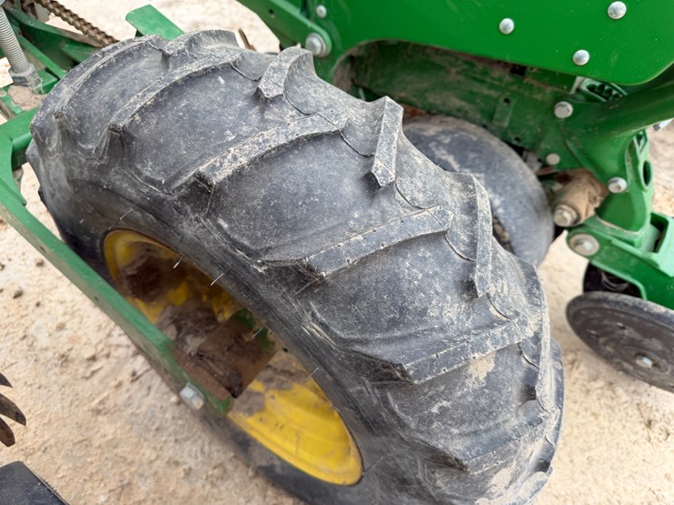 john-deere-1725-image-5