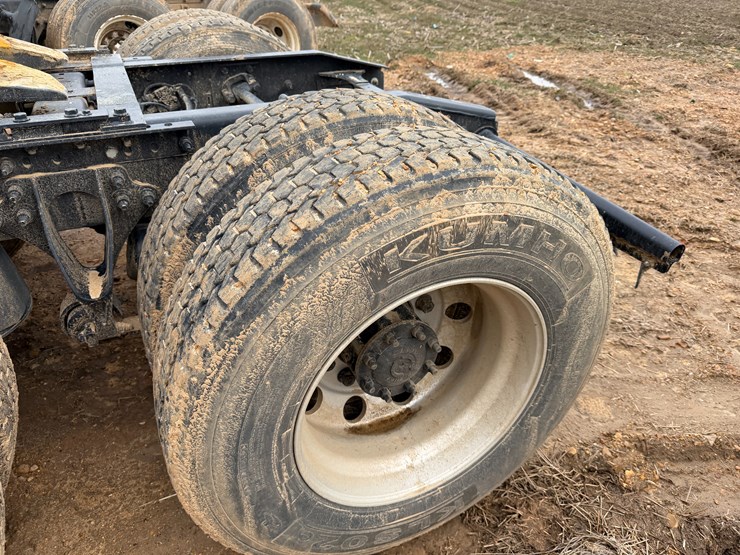 2016-international-prostar-image-6