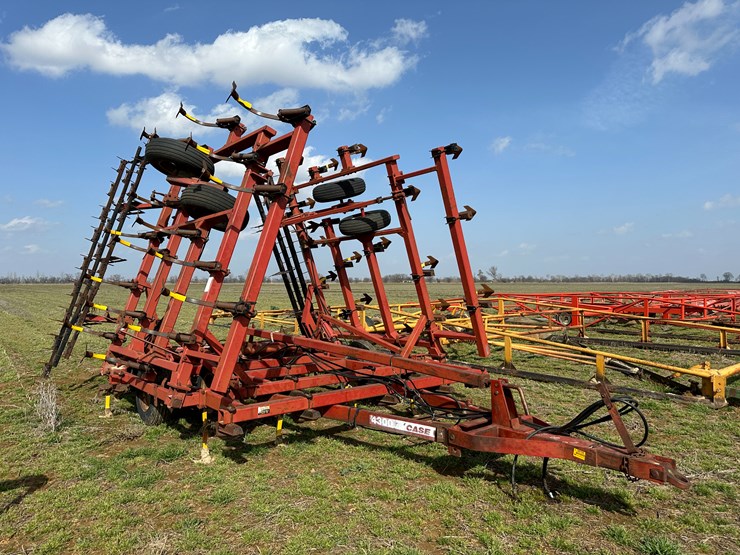 case-ih-4300-image-2