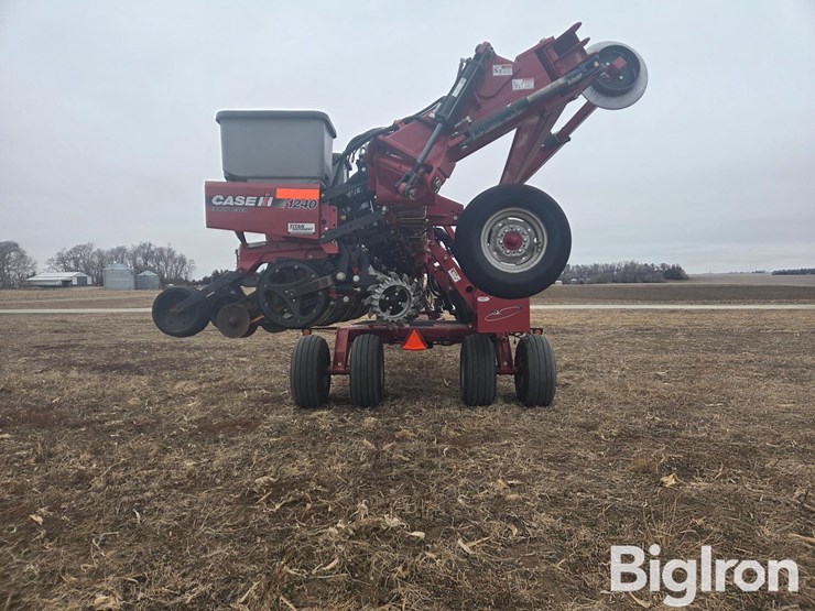 2011-case-ih-1240-image-6