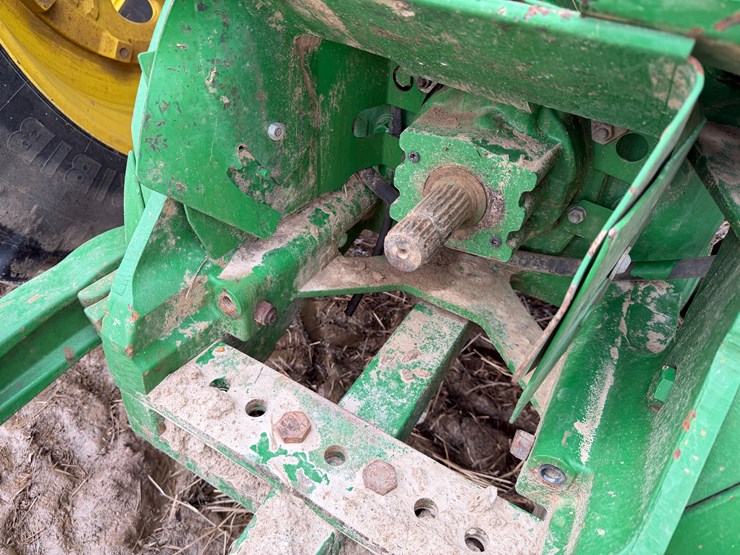 2014-john-deere-8260r-image-21