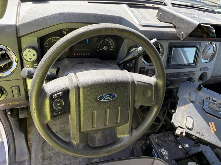 2016-ford-f550-image-13