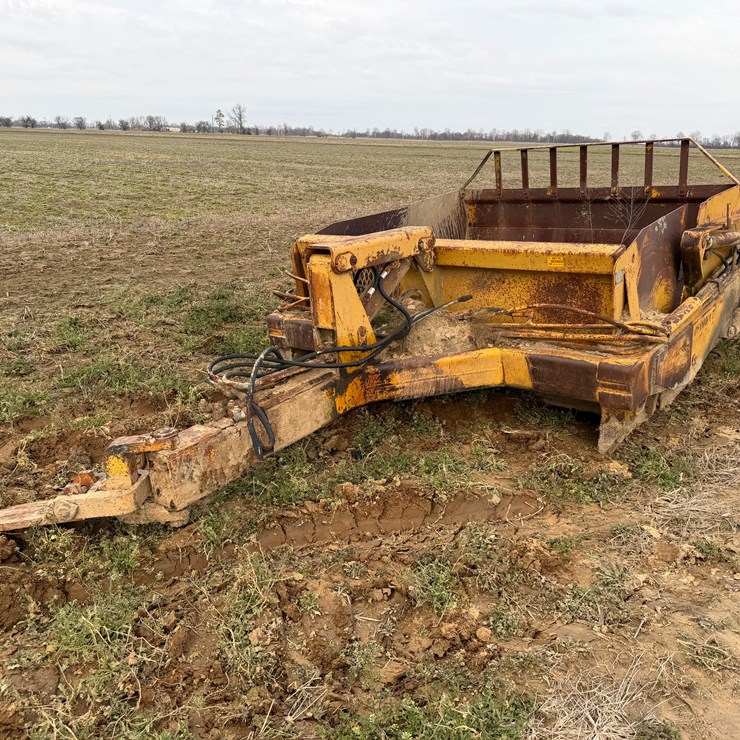 #38716 • Reynolds 8CF Dirt Pan