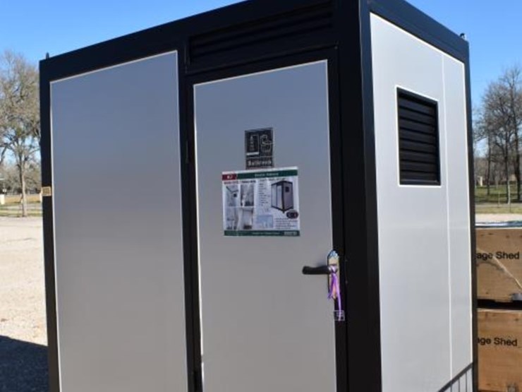 portable-toilet-and-shower-image-4