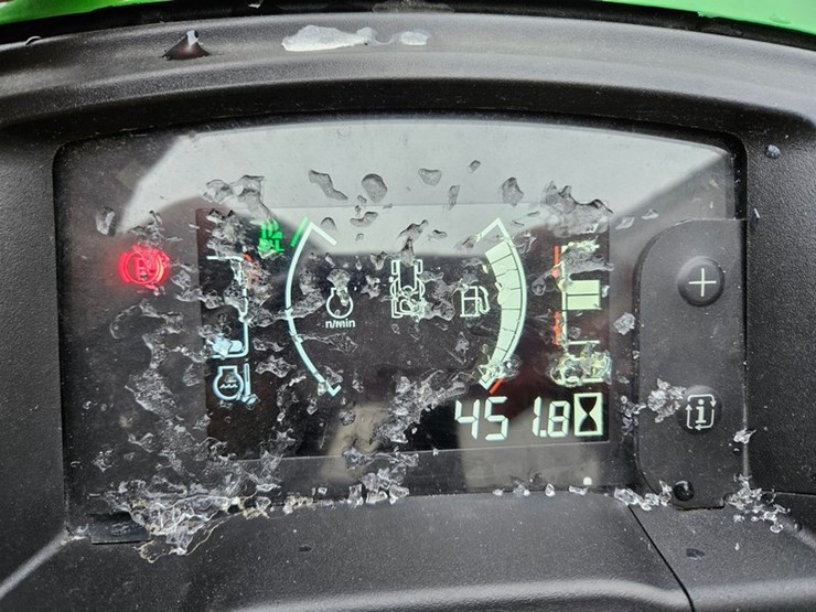 2023-john-deere-x758-image-16