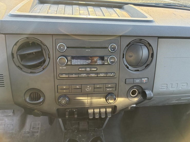 2016-ford-f550-image-12