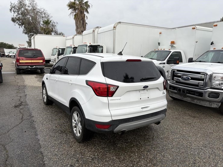 2019-ford-escape-se-image-4