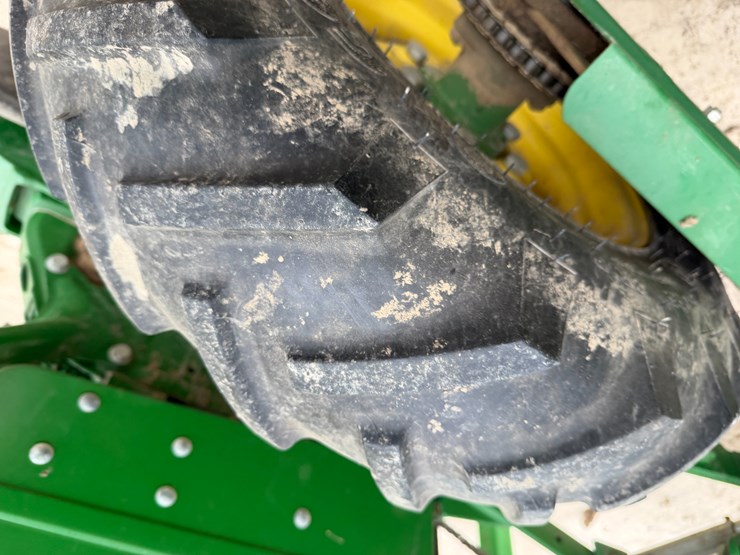 john-deere-1725-image-9