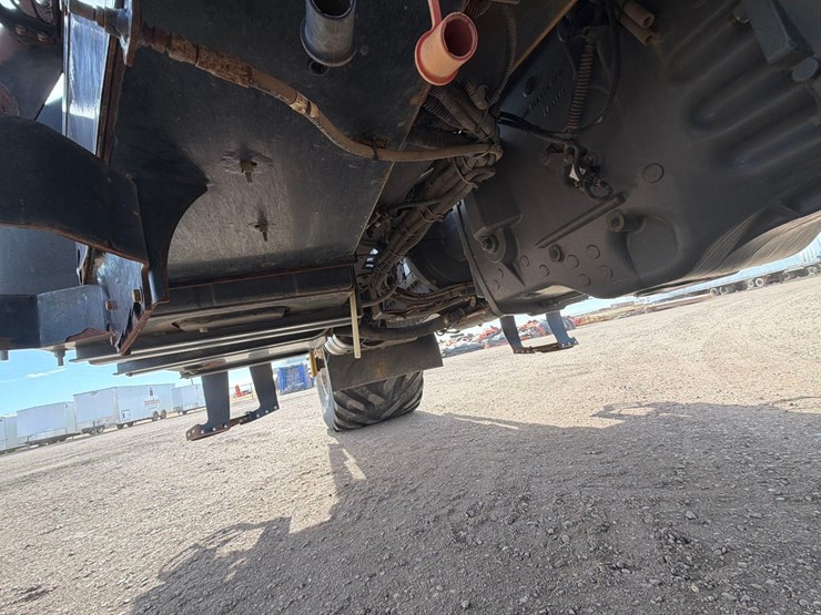 2016-agco-terragator-9300-image-13