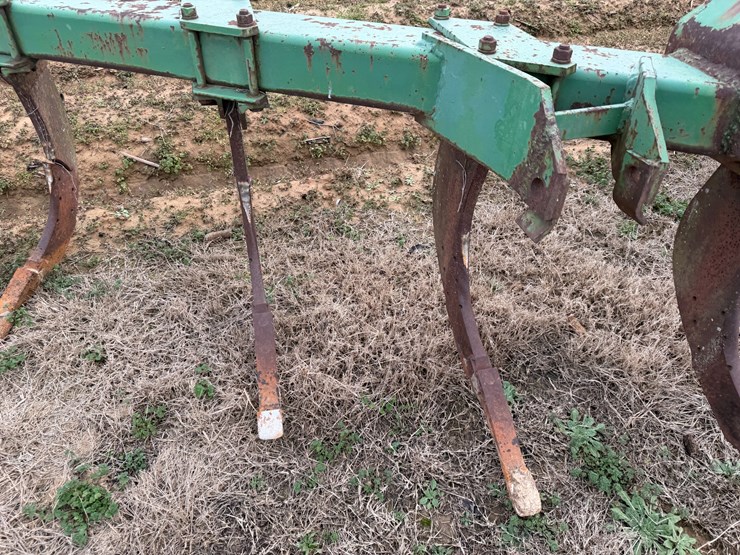 #38718-•-7-shank-chisel-plow-image-12