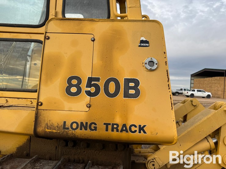 1988-deere-850b-image-9